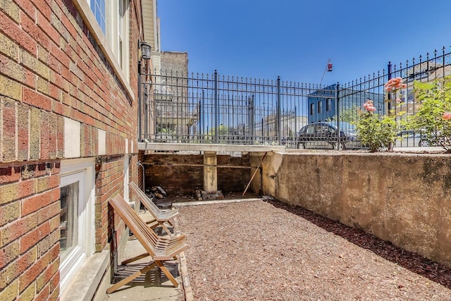 2150 W Coulter St, Chicago, IL 60608 - view of yard