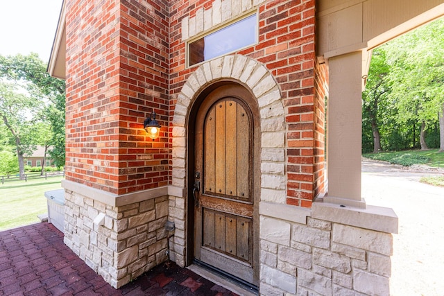 7N230 Sims Ln, Saint Charles, IL 60175 - property entrance featuring brick siding