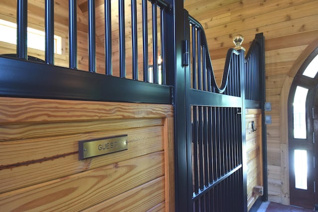 7N230 Sims Ln, Saint Charles, IL 60175 - view of horse barn