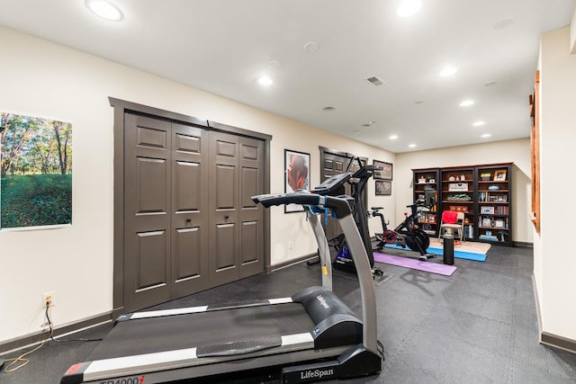 7N230 Sims Ln, Saint Charles, IL 60175 - workout room featuring recessed lighting