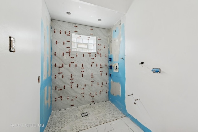 6208 N Artesian Ave, Chicago, IL 60659 - bathroom with a tile shower