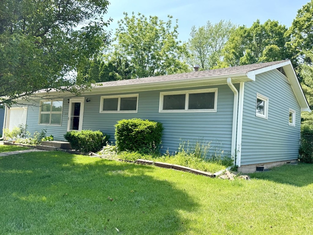 219 Phyllis Ave, Rochelle, IL 61068 - photo 1