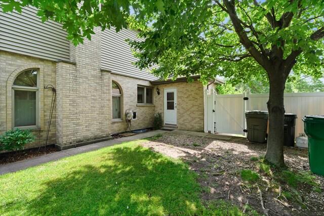 17815 Iroquois, Tinley Park, IL 60477 - view of yard with a gate