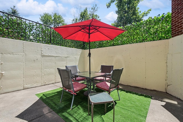 1720 W Diversey Pkwy Unit 1, Chicago, IL 60614 - view of patio with outdoor dining space