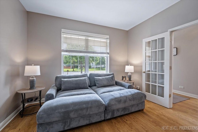 725 Bohannon Cir, Oswego, IL 60543 - living area with light wood finished floors and baseboards