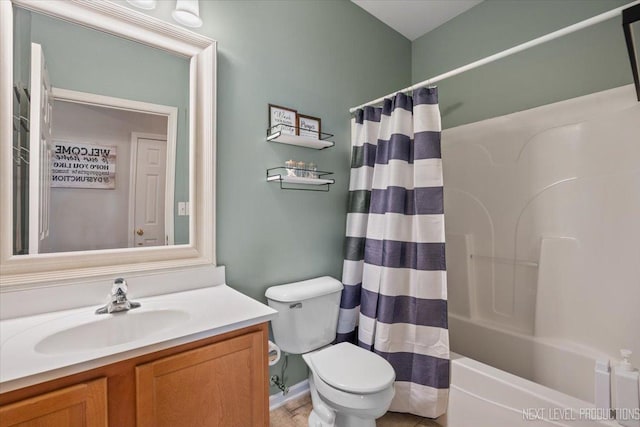 725 Bohannon Cir, Oswego, IL 60543 - bathroom with vanity and shower / bath combo with shower curtain