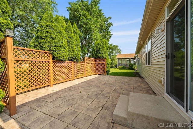 725 Bohannon Cir, Oswego, IL 60543 - view of patio