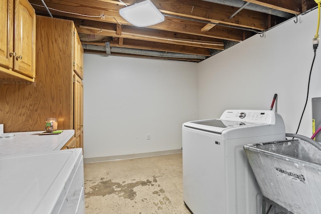 16401 Clark Ln, Tinley Park, IL 60477 - laundry area featuring cabinet space and baseboards