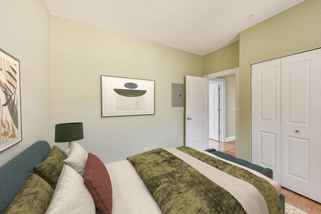 4333 N Troy St Unit 3E, Chicago, IL 60618 - bedroom featuring light wood-style floors and a closet