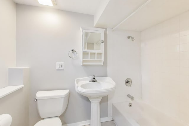 471 Highcrest Dr, Wilmette, IL 60091 - full bath featuring toilet and bathing tub / shower combination