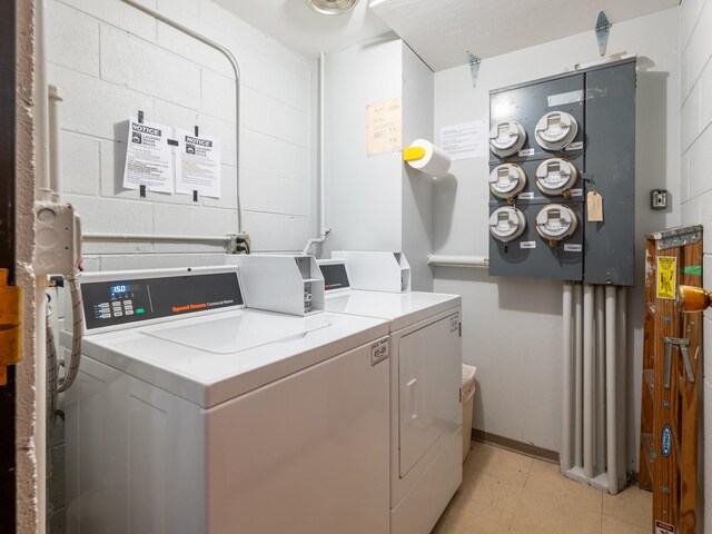 8005 W Oconnor Dr Unit 4E, River Grove, IL 60171 - community laundry featuring washing machine and clothes dryer