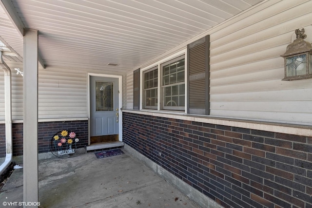 3071 Plum Island Dr, Northbrook, IL 60062 - entrance to property with covered porch and crawl space
