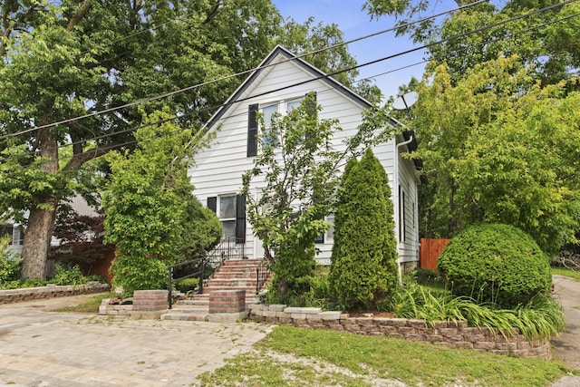 525 Munroe St, Joliet, IL 60436 - view of obstructed view of property