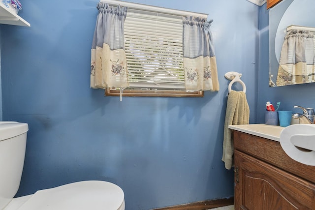525 Munroe St, Joliet, IL 60436 - half bath featuring toilet and vanity