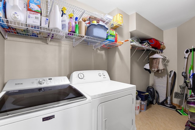 21023 Siegel Dr, Crest Hill, IL 60403 - washroom featuring washing machine and clothes dryer