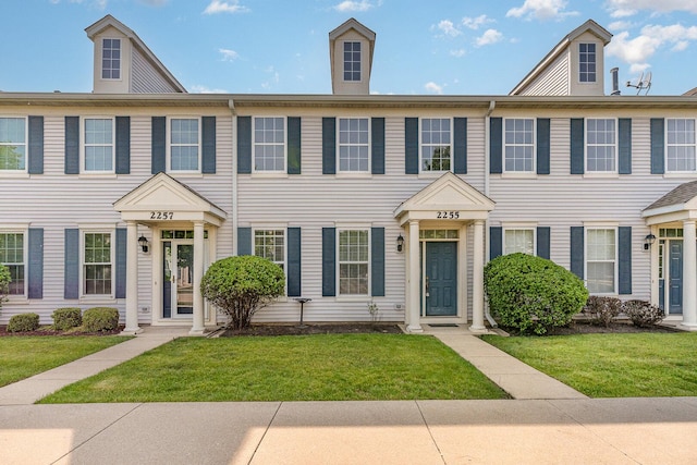2255 Georgetown Cir, Aurora, IL 60503 - photo 1