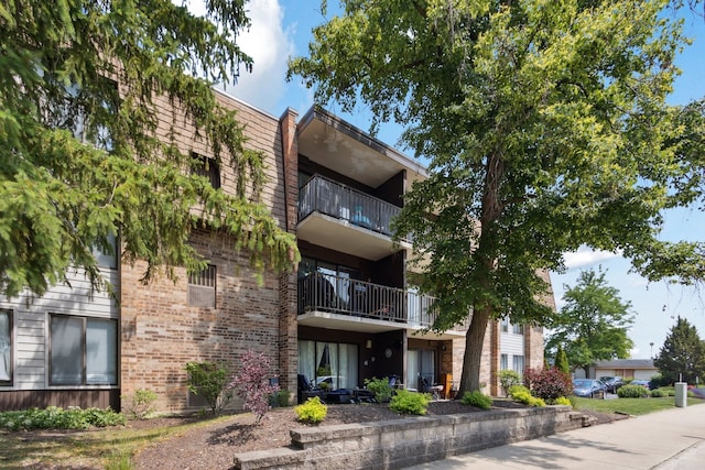 907 S Williams St Unit 206, Westmont, IL 60559 - view of building exterior