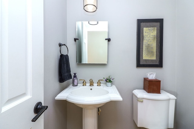 1549 Preston Rd, Naperville, IL 60563 - half bath featuring toilet