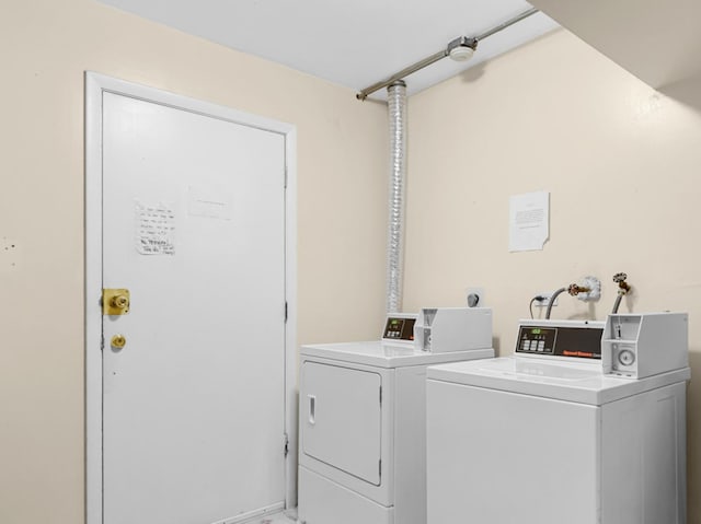 18340 Glen Oak Ave Unit 1D, Lansing, IL 60438 - shared laundry featuring washer and dryer