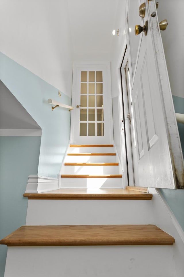 4567 N Merrimac Ave, Chicago, IL 60630 - view of stairway