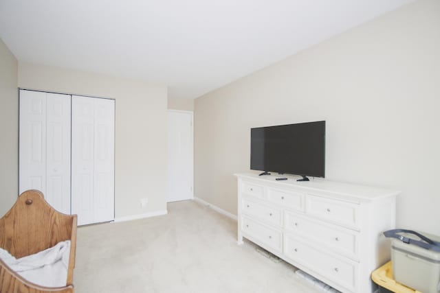 107 65th Lake Dr Unit 202, Westmont, IL 60559 - sitting room with light carpet and baseboards