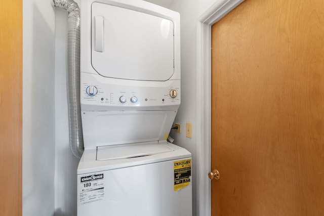 6540 W 94th Pl Unit 1A, Oak Lawn, IL 60453 - laundry room with stacked washer / drying machine