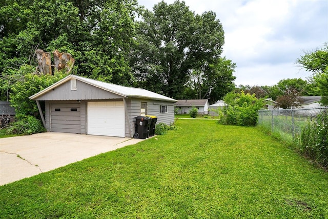 1006 S Adelaide St, Normal, IL 61761 - view of yard featuring a garage and an outdoor structure
