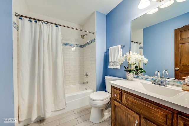 3624 Eliot Ln, Naperville, IL 60564 - bathroom featuring shower / tub combo, vanity, and wood finish floors