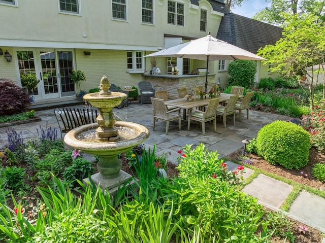 611 Oak Knoll Dr, Lake Forest, IL 60045 - view of patio featuring outdoor dining space and area for grilling