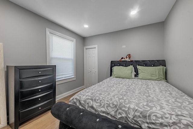 9712 W Shore Dr, Oak Lawn, IL 60453 - bedroom with light wood-style floors and recessed lighting