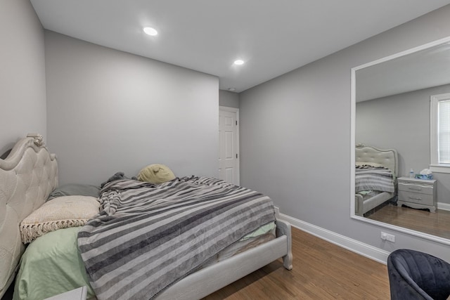 9712 W Shore Dr, Oak Lawn, IL 60453 - bedroom with wood finished floors and recessed lighting