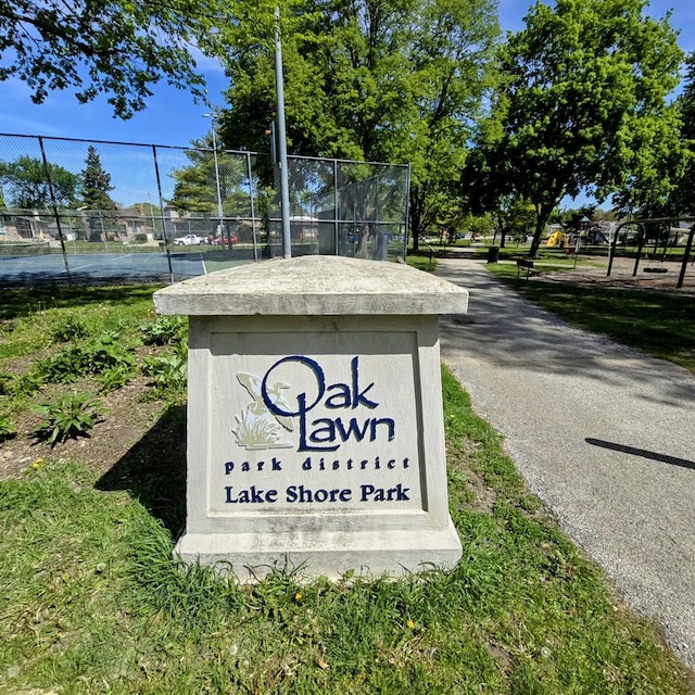 9712 W Shore Dr, Oak Lawn, IL 60453 - exterior view