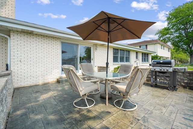 11 E Appletree Ln, Arlington Heights, IL 60004 - view of patio with outdoor dining space and area for grilling