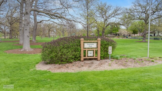7S745 State Route 53rd Hwy, Naperville, IL 60540 - view of property's community featuring a yard