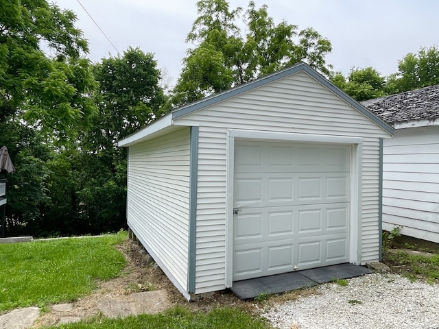 42 2nd St, Lasalle, IL 61301 - view of detached garage