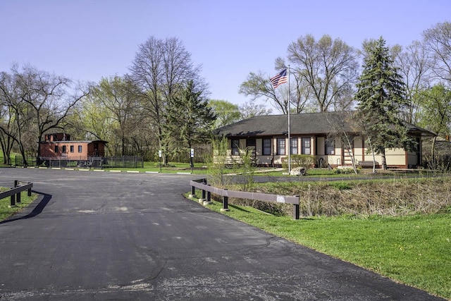 2167 Yellowstone Blvd, Mundelein, IL 60060 - view of street