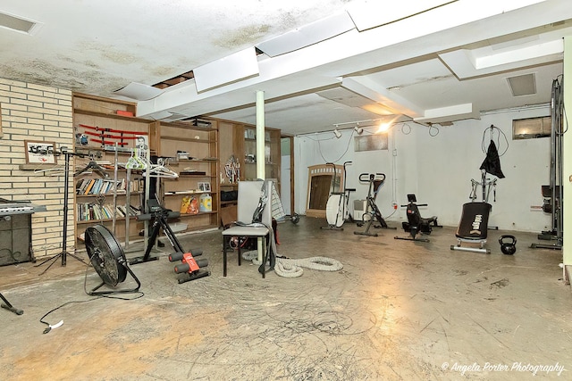 12977 W 9th St, Zion, IL 60099 - view of below grade area