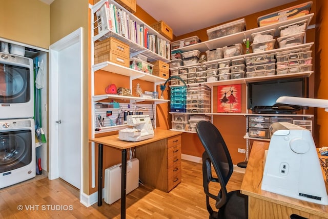 1841 S Calumet Ave Unit 1304, Chicago, IL 60616 - office featuring stacked washer / dryer and wood finished floors