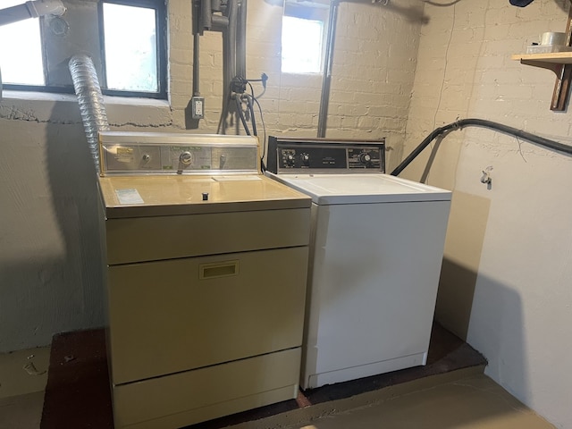 7931 W Metropole St, Elmwood Park, IL 60707 - washroom with washing machine and clothes dryer