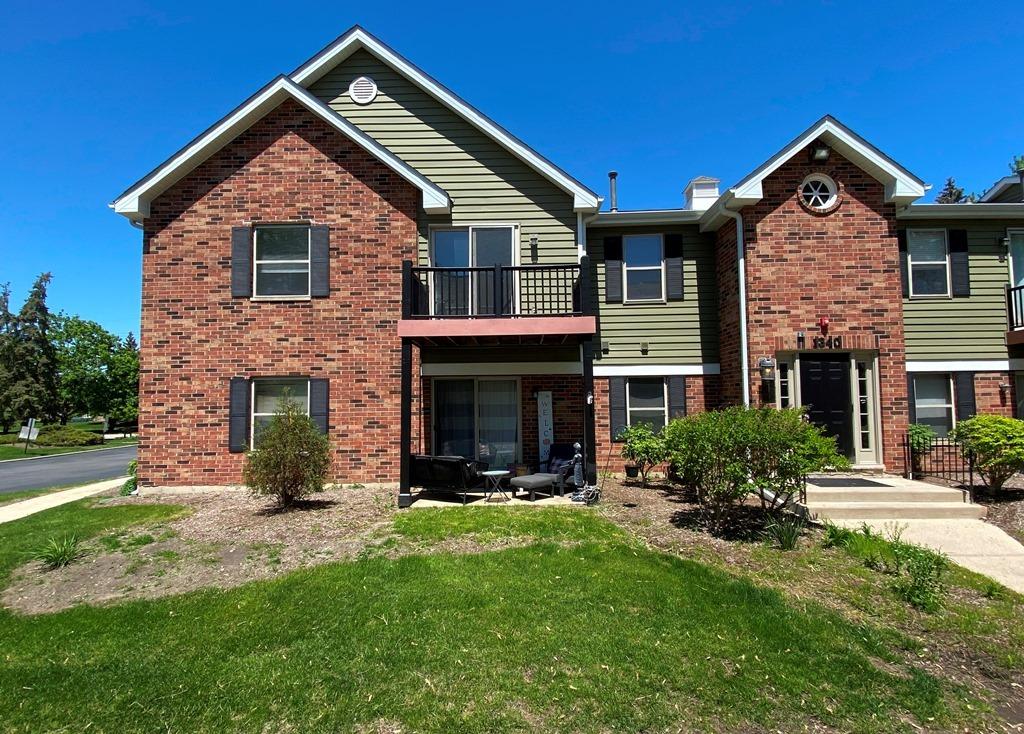 1340 Mcdowell Rd Unit 201, Naperville, IL 60563 - photo 1