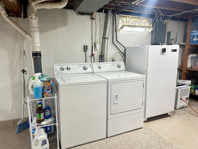 411 1st Ave, Ottawa, IL 61350 - laundry area featuring washer and dryer and electric panel