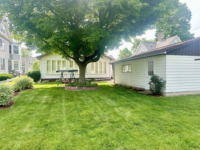 411 1st Ave, Ottawa, IL 61350 - view of yard