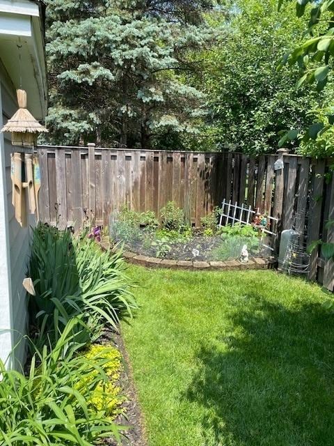 747 Warwick Ct, Carol Stream, IL 60188 - view of yard