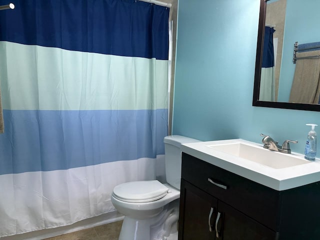 535 N Midlothian Rd, Mundelein, IL 60060 - full bath featuring vanity and a shower with curtain