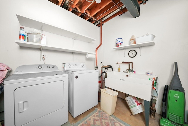 15501 116th Ct, Orland Park, IL 60467 - laundry room featuring independent washer and dryer