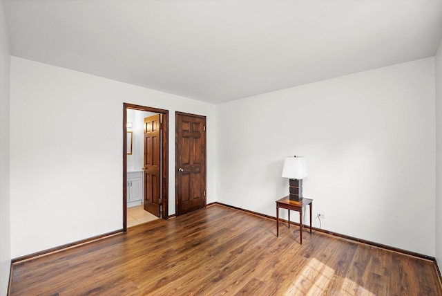 1554 Chickasaw Dr, Naperville, IL 60563 - unfurnished room featuring wood finished floors and baseboards