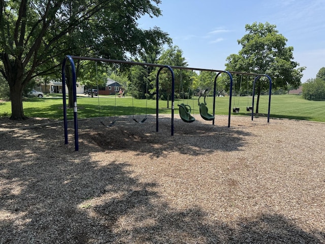 1554 Chickasaw Dr, Naperville, IL 60563 - community play area with a lawn