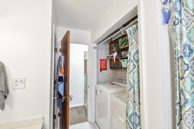 109 E Seminole St, Dwight, IL 60420 - laundry room featuring independent washer and dryer