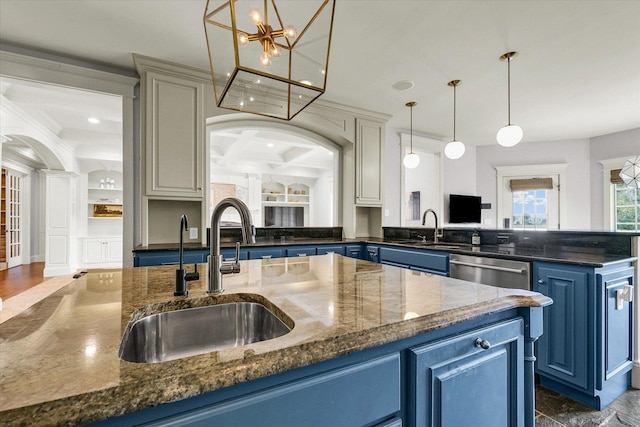 4905 Peifer Ln, Champaign, IL 61822 - living room with ornate columns, coffered ceiling, crown molding, arched walkways, and a chandelier