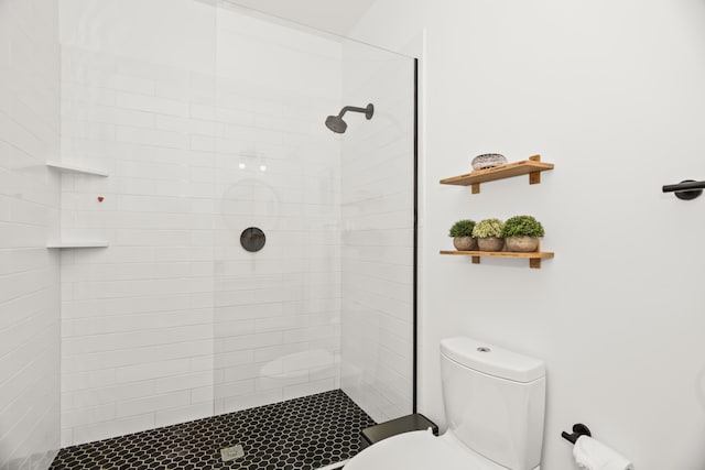 643 Custer Ave, Evanston, IL 60202 - bathroom featuring tiled shower